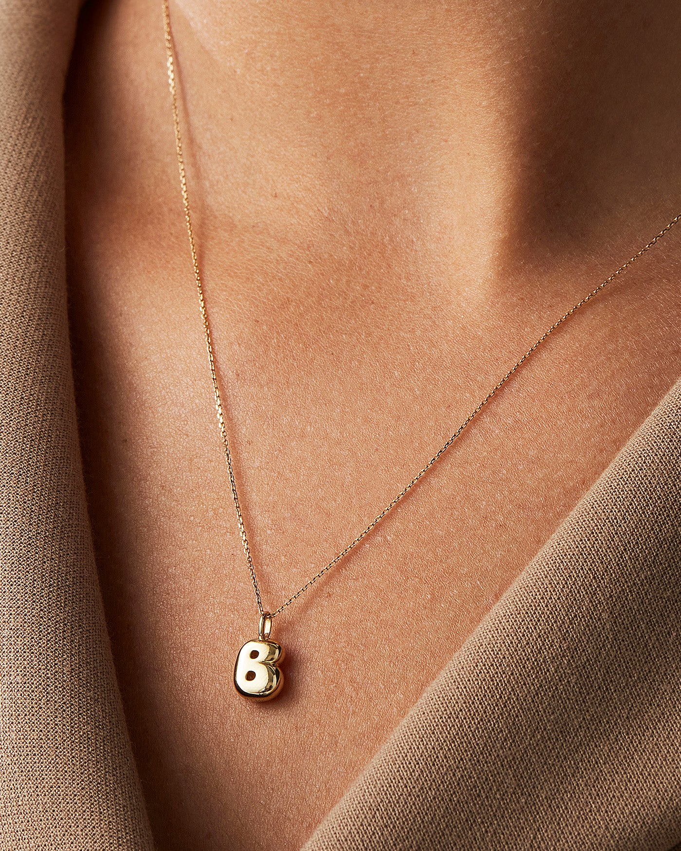 14K Gold Bubble Letter Necklace - B - Image 4