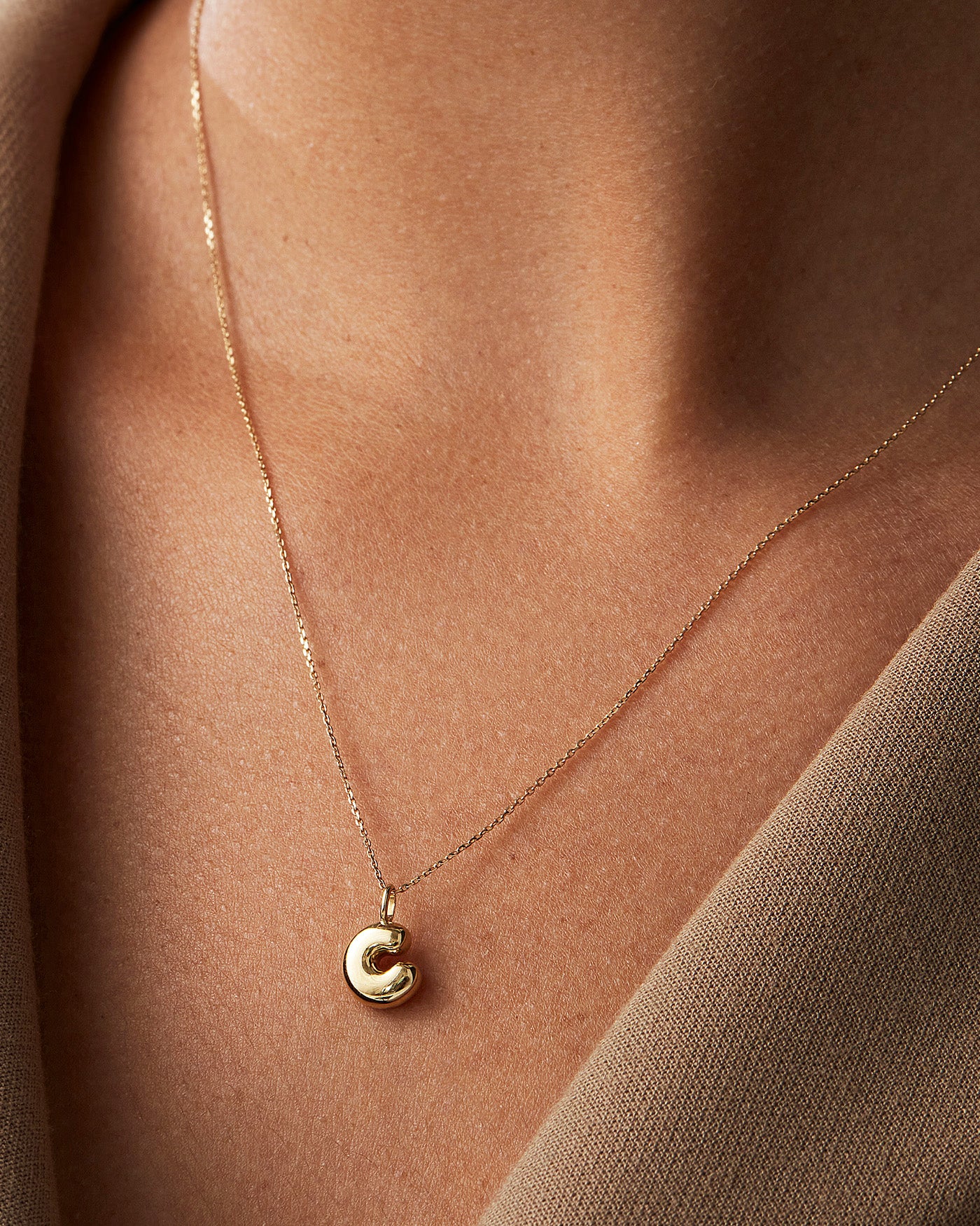 14K Gold Bubble Letter Necklace - C - Image 4