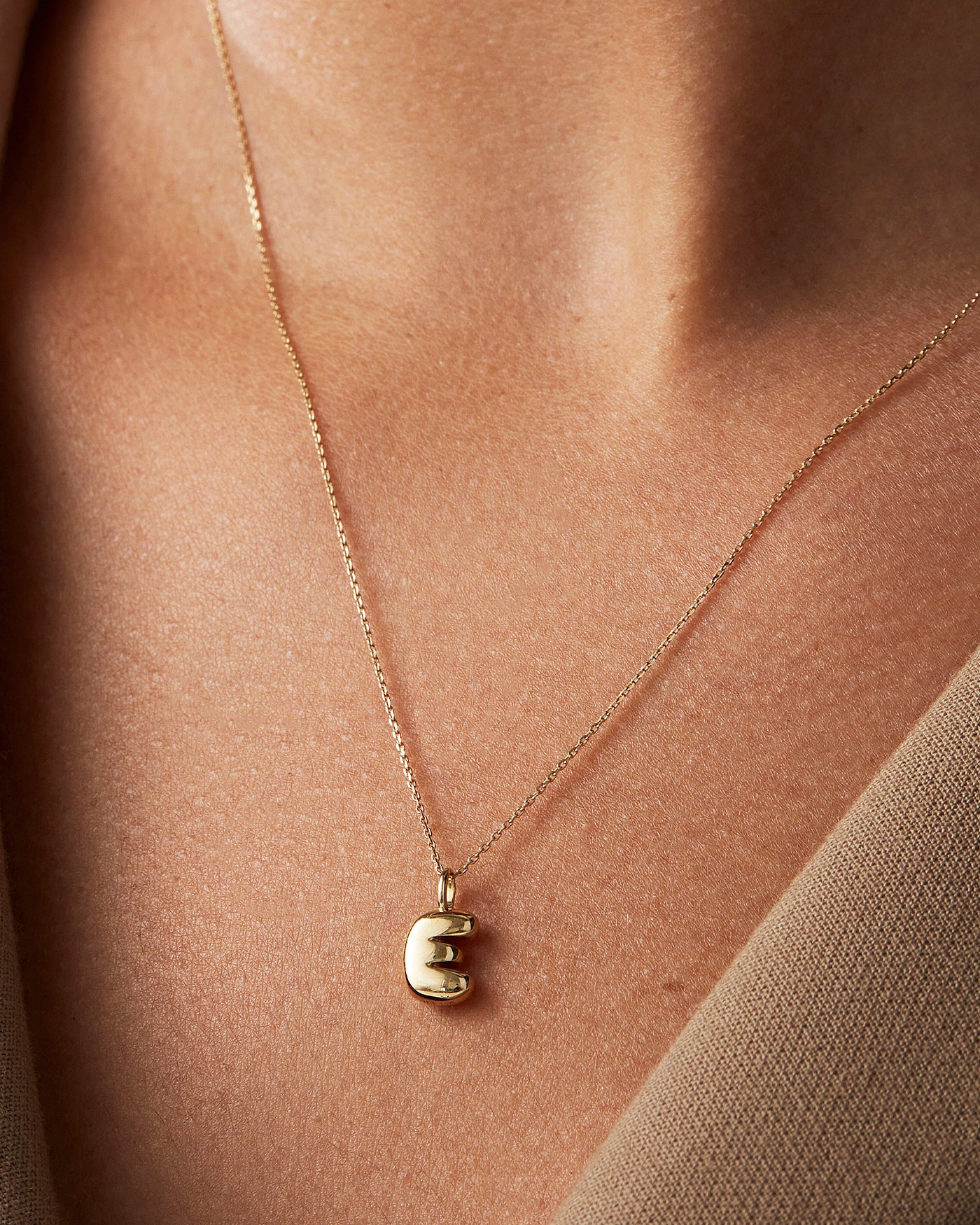 14K Gold Bubble Letter Necklace - E - Image 4