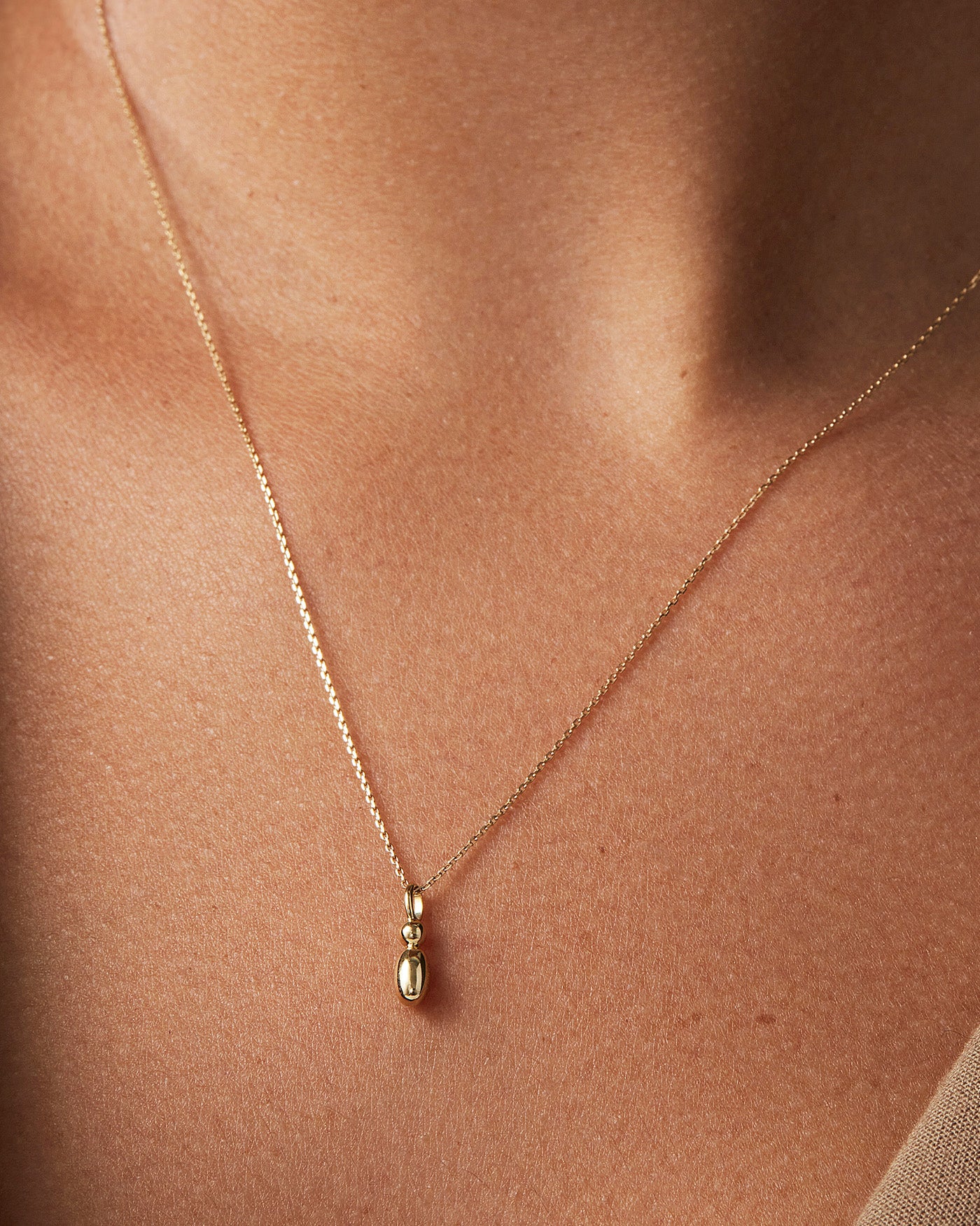 14K Gold Bubble Letter Necklace - I - Image 4