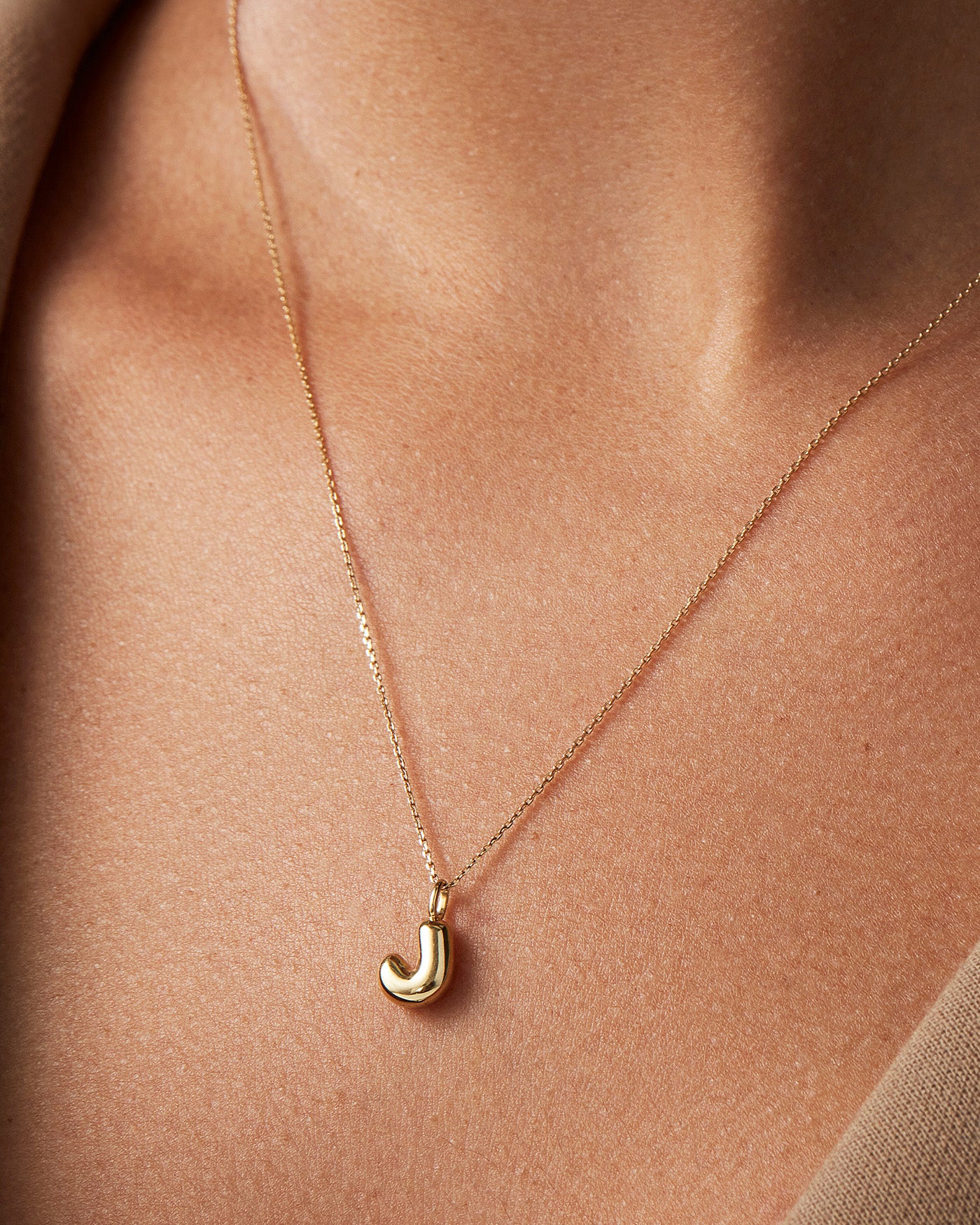 14K Gold Bubble Letter Necklace - J - Image 4