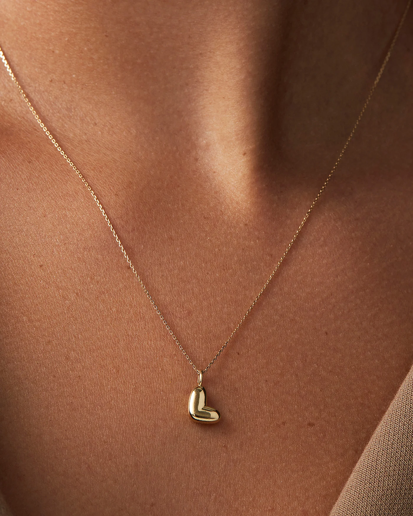 14K Gold Bubble Letter Necklace - L - Image 4