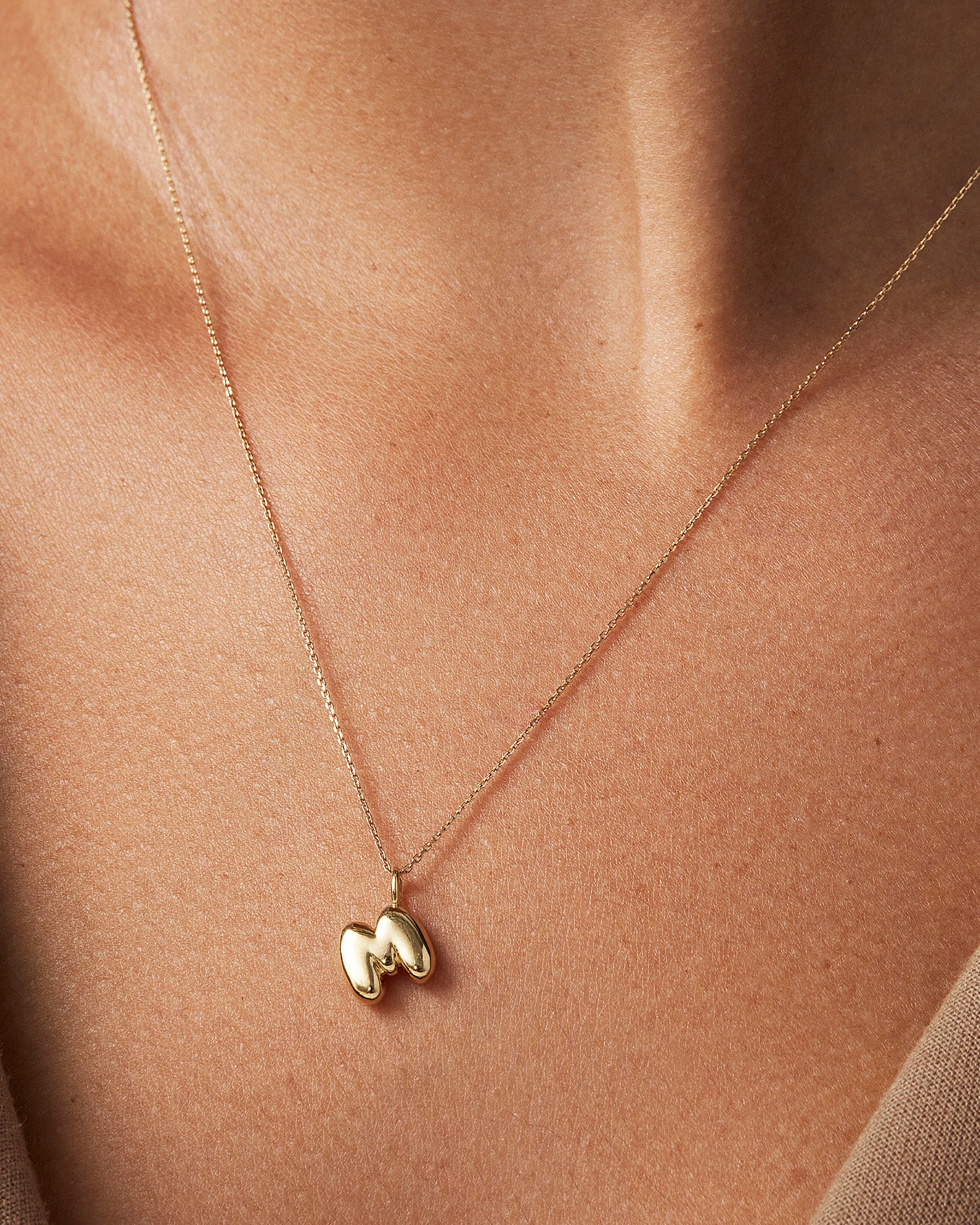 14K Gold Bubble Letter Necklace - M - Image 4