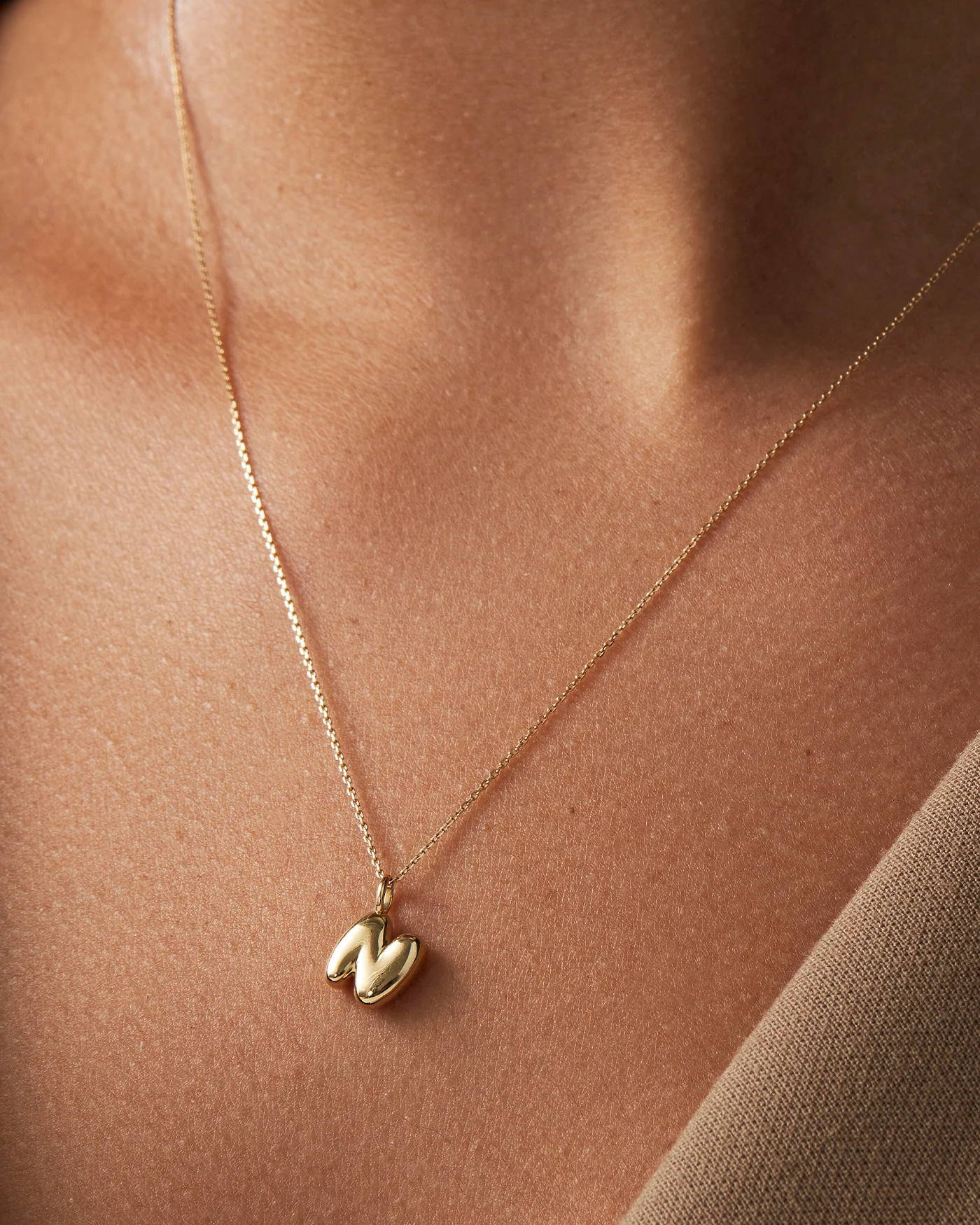 14K Gold Bubble Letter Necklace - N - Image 4