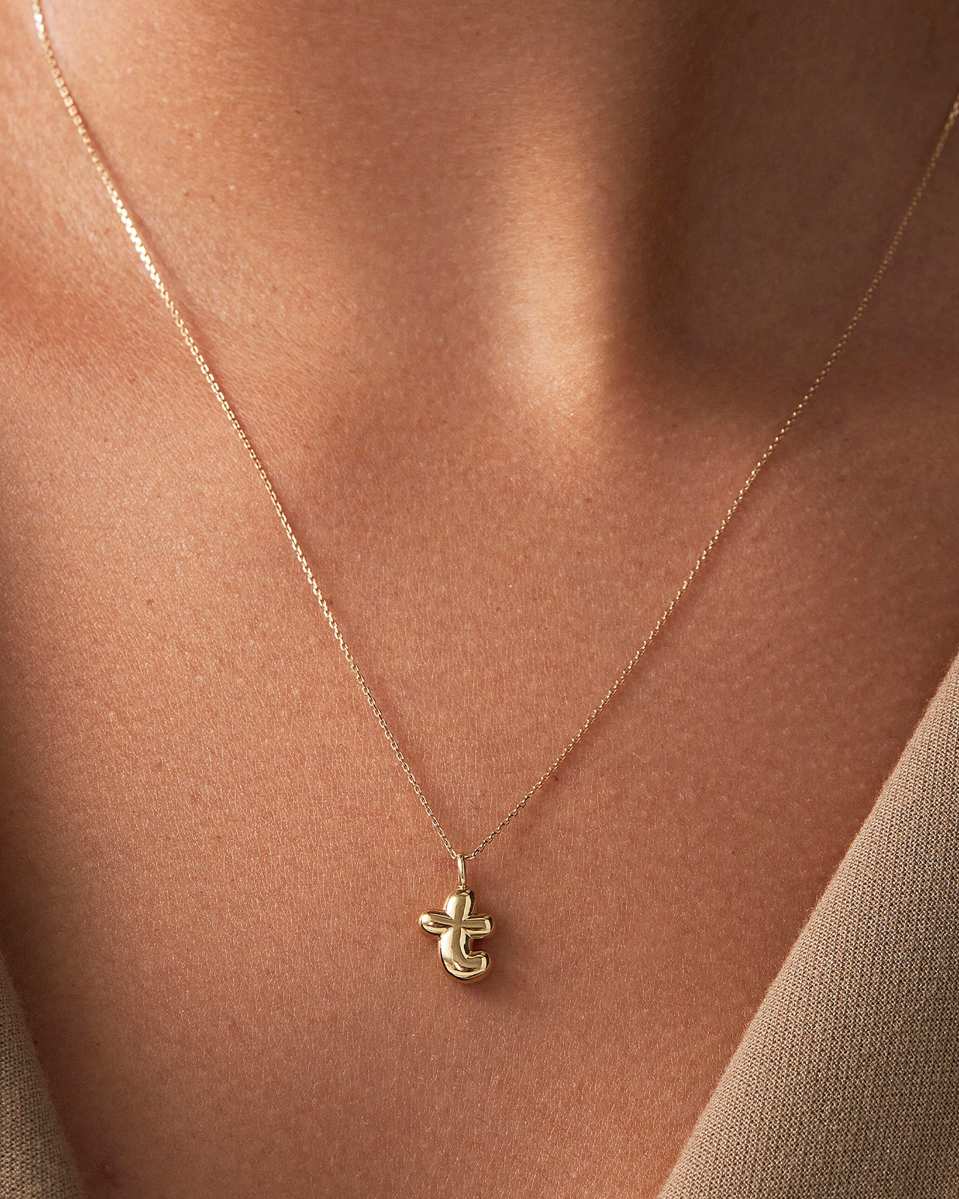 14K Gold Bubble Letter Necklace - T - Image 4