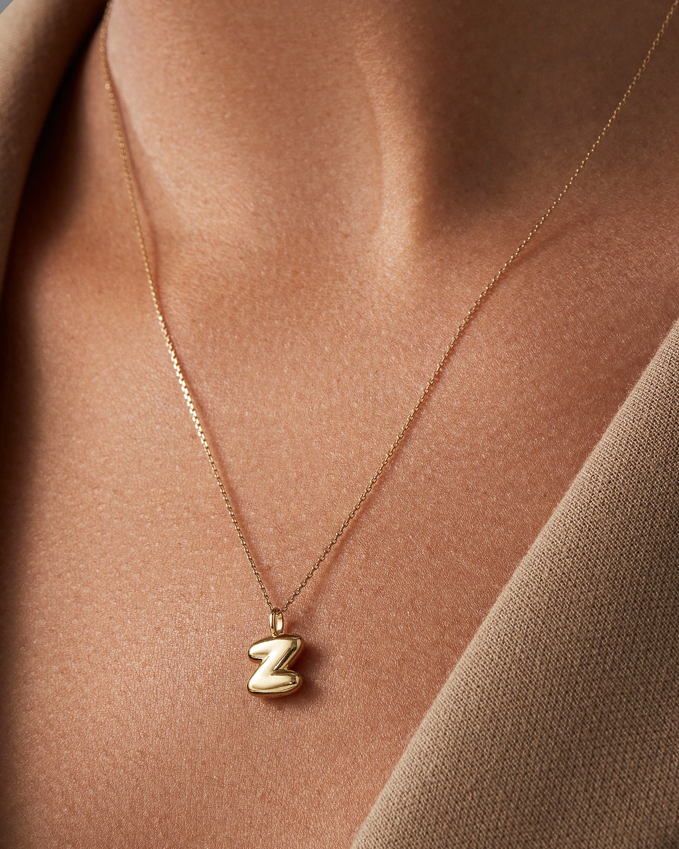 14K Gold Bubble Letter Necklace - Z - Image 4