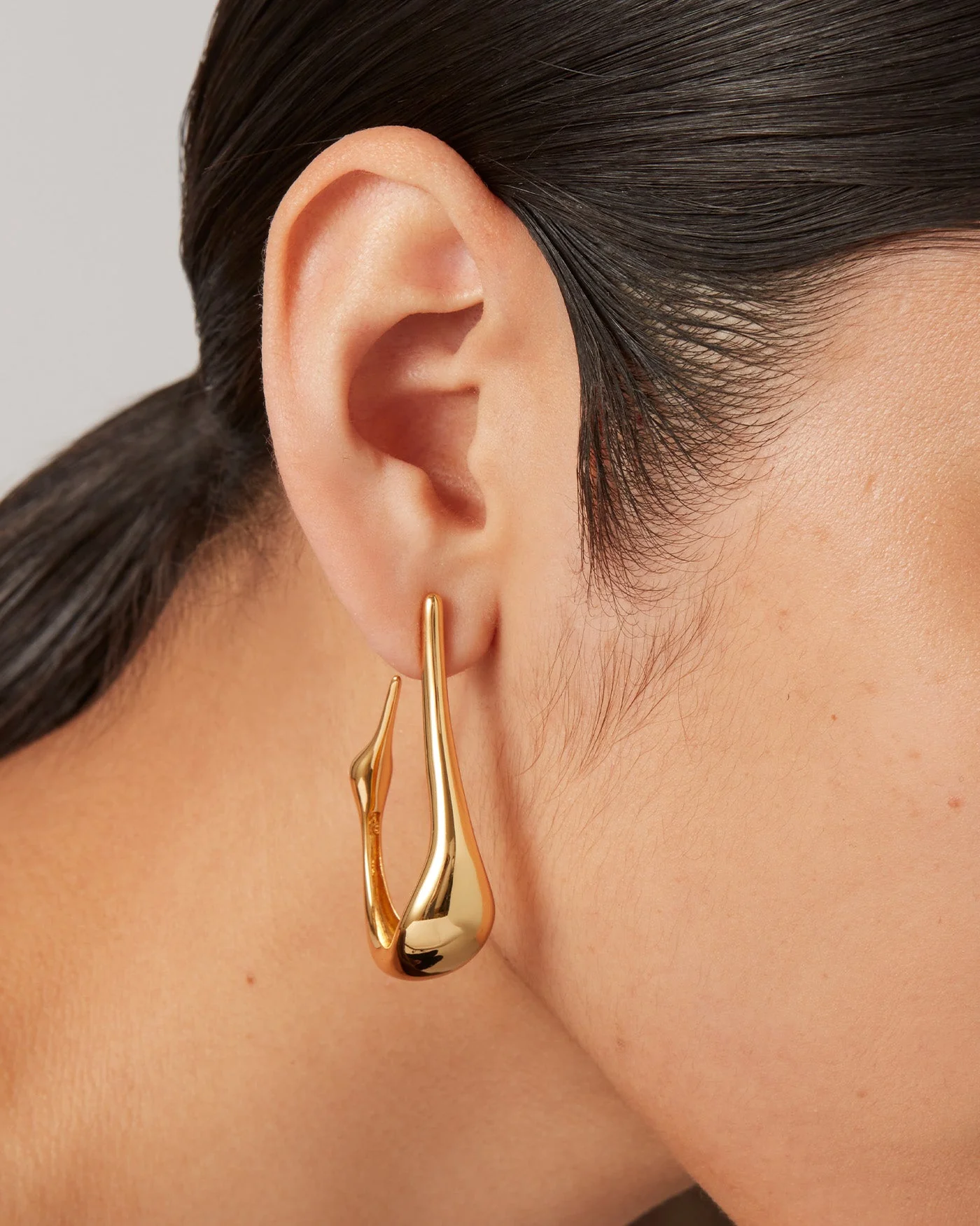 Colette Hoop Earrings - Medium - Image 4