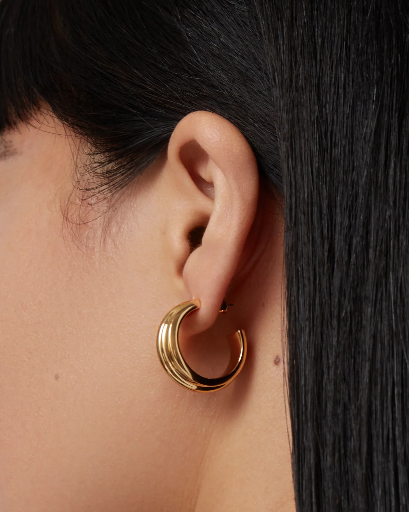 Lennon Hoop Earrings - Image 3