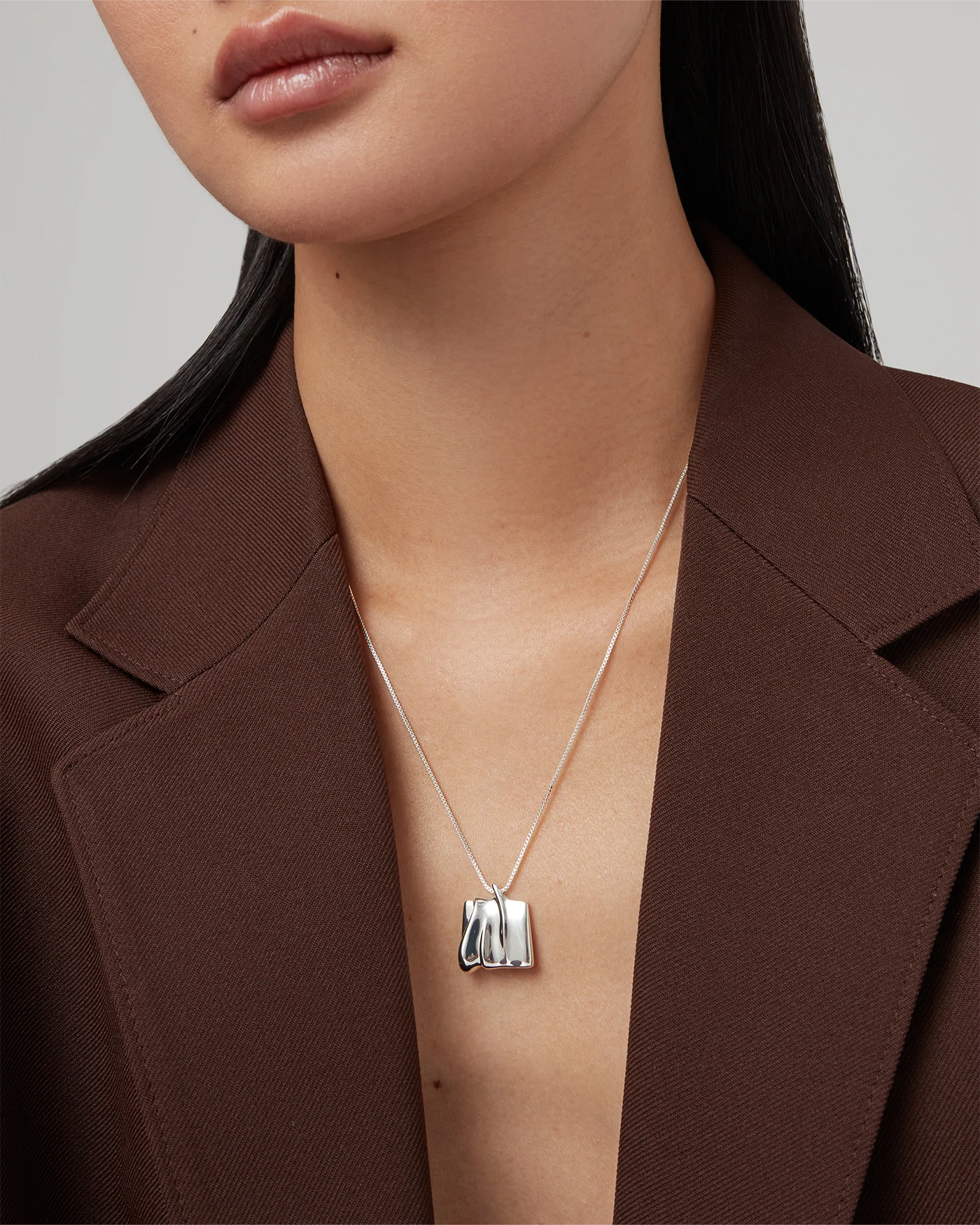 Small Sundra Pendant Necklace - Image 4