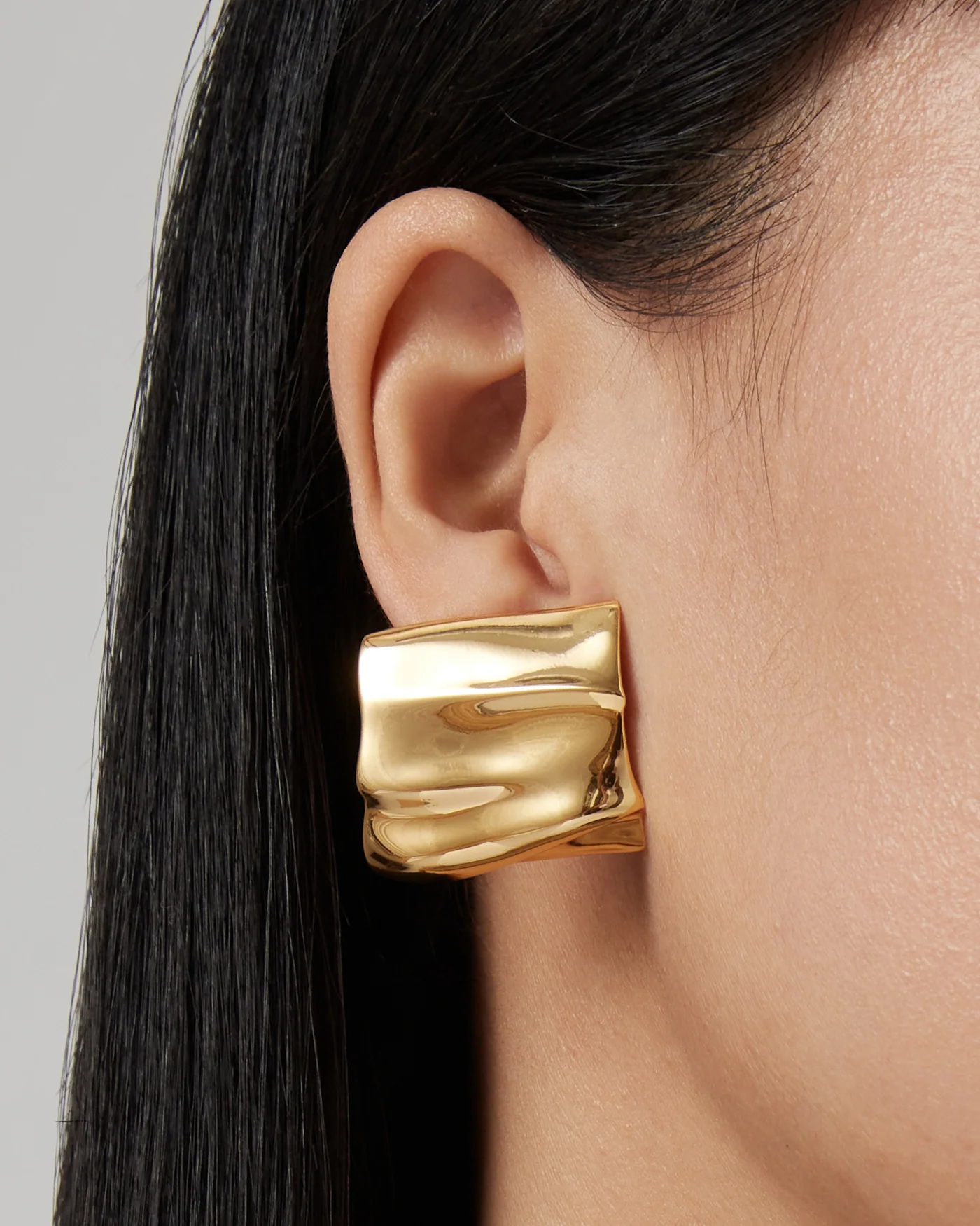 Sundra Clip On Earrings - Image 4